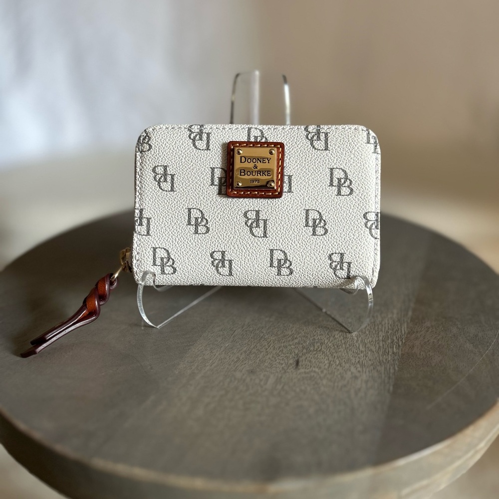 Dooney and Bourke Gretta Large Zip Around Credit Card Case in WHITE - Picture 4 of 5